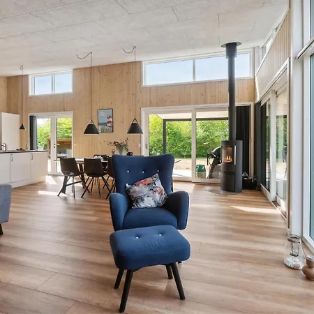 Cozy In Nexo With Kitchen Holiday home Snogebaek